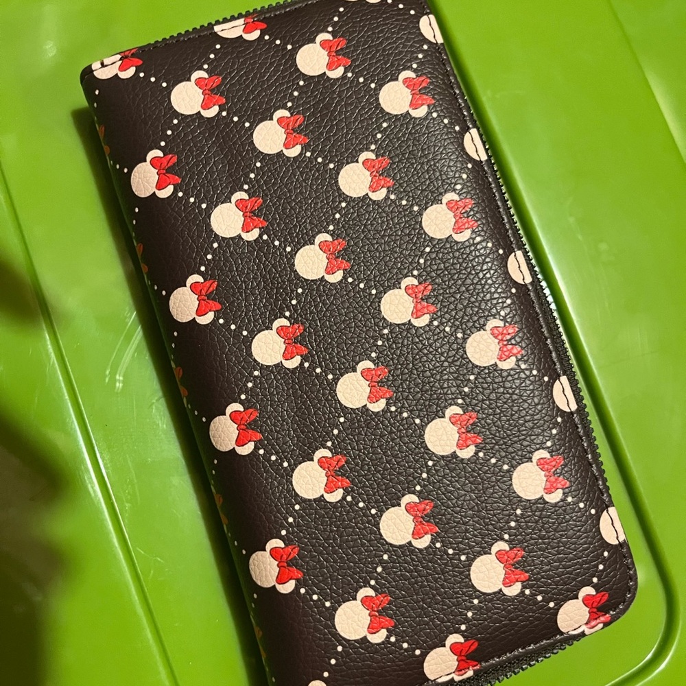 Disney Minnie wallet